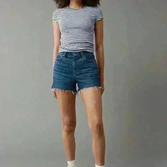 American Eagle Outfitters Pants - American Eagle NWT Curvy 90s Boyfriend Strigid Relaxed Jean Short Women’s Size 8